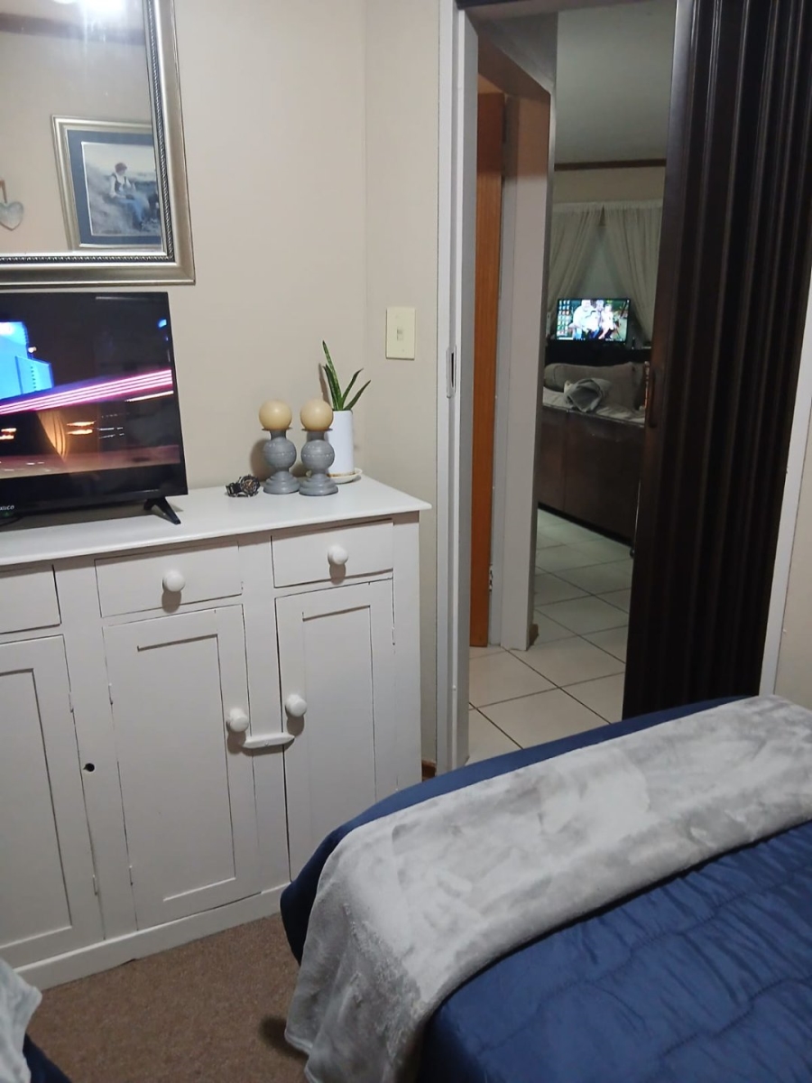 2 Bedroom Property for Sale in Pellissier Free State